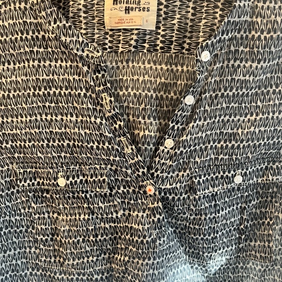 Holding Horses Sheer Tulip Tunic - Picture 3 of 4